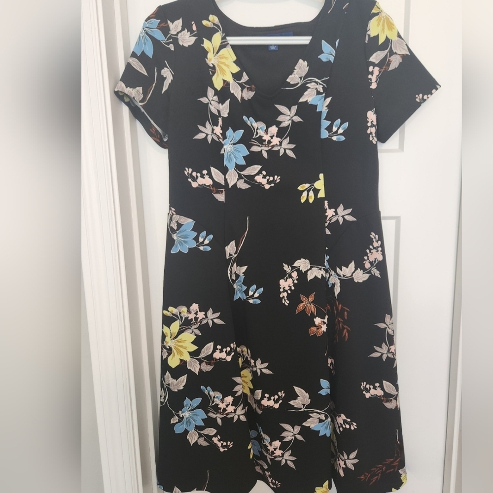Apt. 9 V-Neck Floral Black Dress